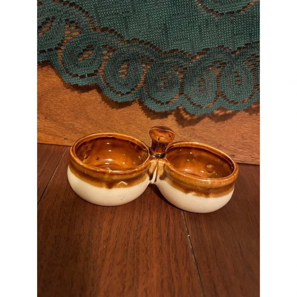 Vintage Brown Drip Glaze Salt And Pepper Stoneware Pinch Pot